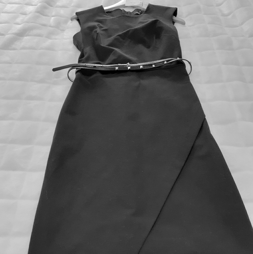 BANANA REPUBLIC. NEW tailored faux wrap dress